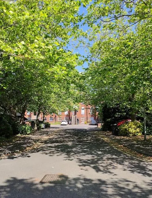 Location! 2 Bed City Centre With Free Parking Belfast Apartment